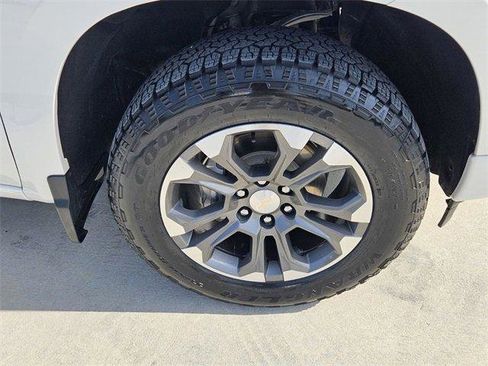 Certified 2023 Chevrolet Silverado 1500 High Country w/ Z71 Off-Road Package image 16