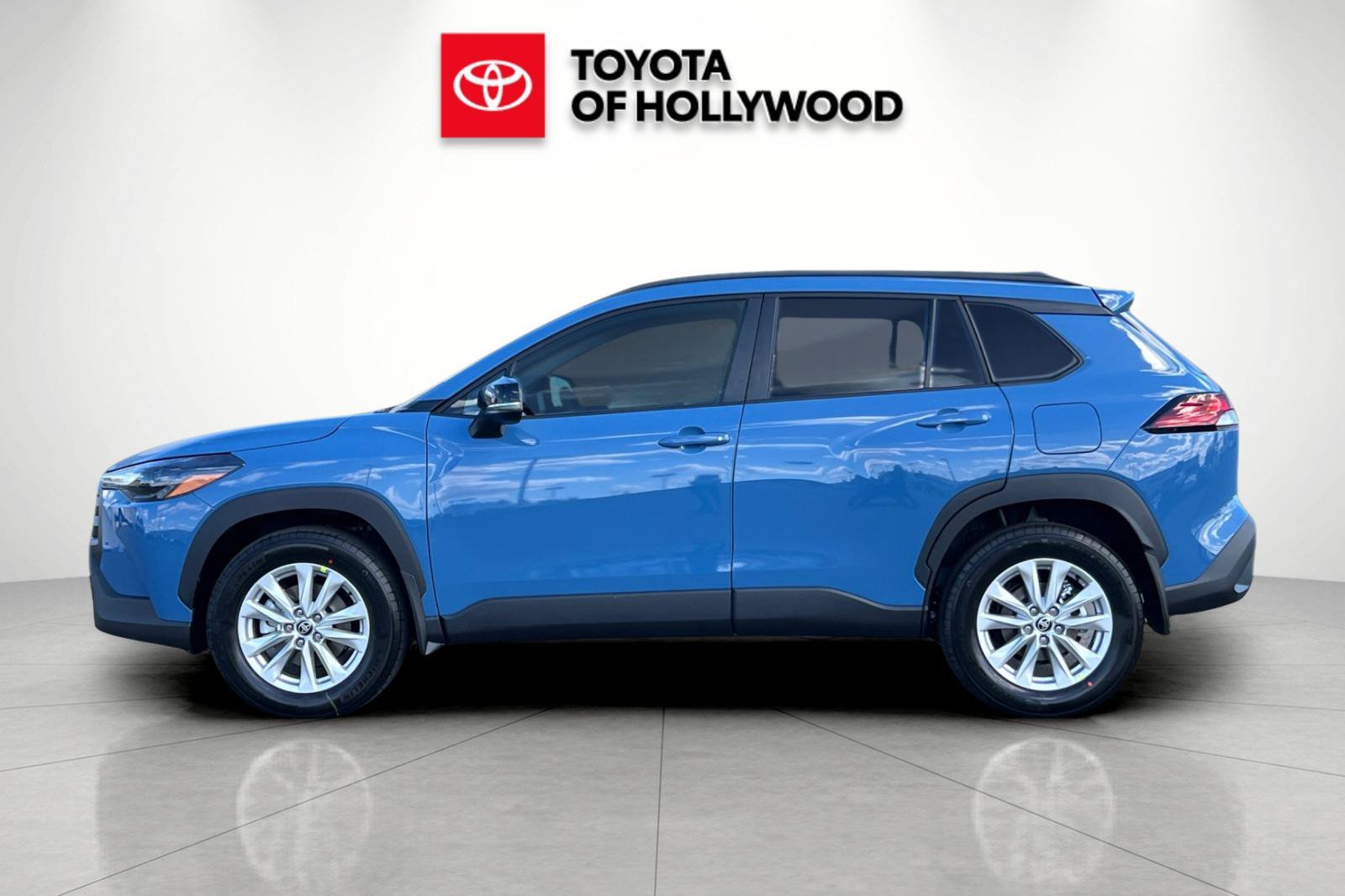 New 2026 Toyota Corolla Cross LE w/ Moonroof Package FWD image 9