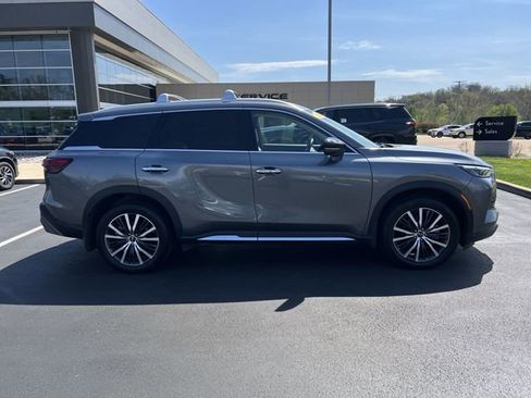 Used 2023 INFINITI QX60 Sensory w/ Cargo Package image 2