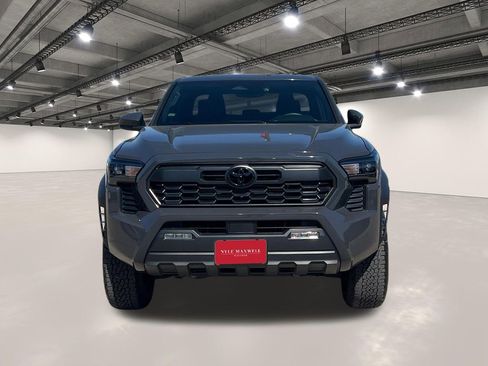 Used 2024 Toyota Tacoma TRD Off-Road image 18