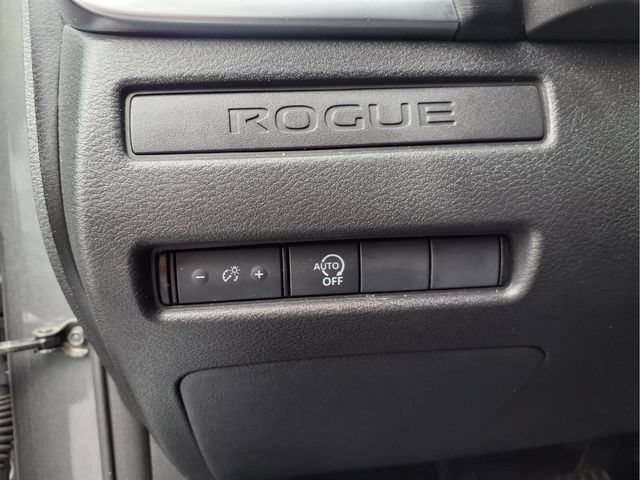 Used 2024 Nissan Rogue S AWD/4WD image 17