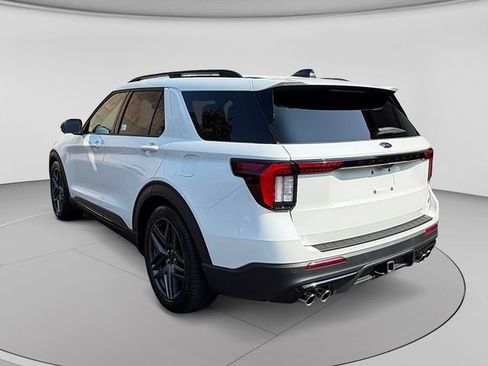 Used 2025 Ford Explorer ST AWD/4WD image 3