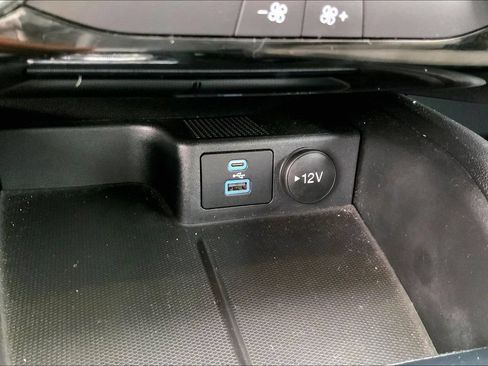 Used 2022 Ford Escape SE FWD image 16