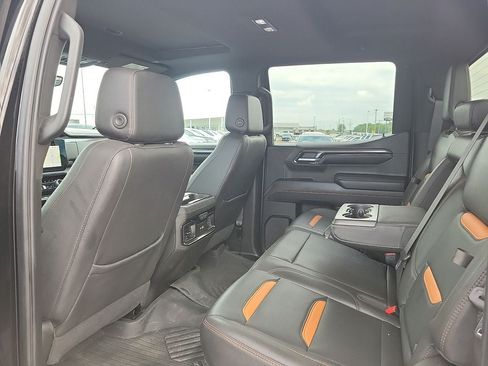 Used 2023 GMC Sierra 1500 AT4 w/ AT4 Premium Package AWD/4WD image 9