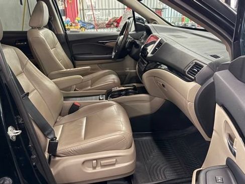 Used 2017 Honda Pilot Touring image 26