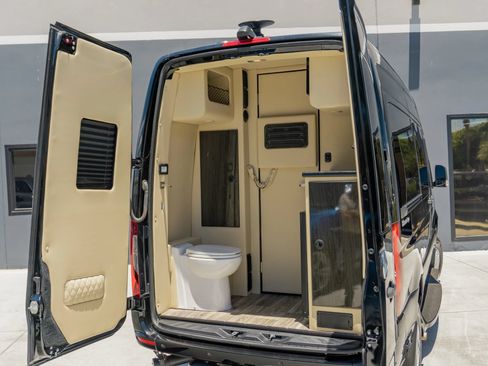 Used 2022 Mercedes-Benz Sprinter 2500 image 56