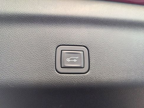 Used 2025 Chevrolet Suburban RST w/ Comfort Package image 25