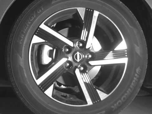 Used 2025 Nissan Sentra SV image 12