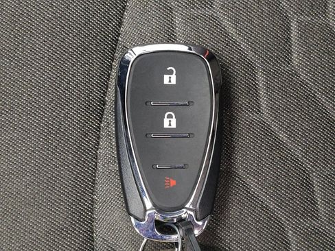 Used 2020 Chevrolet Equinox LT image 32