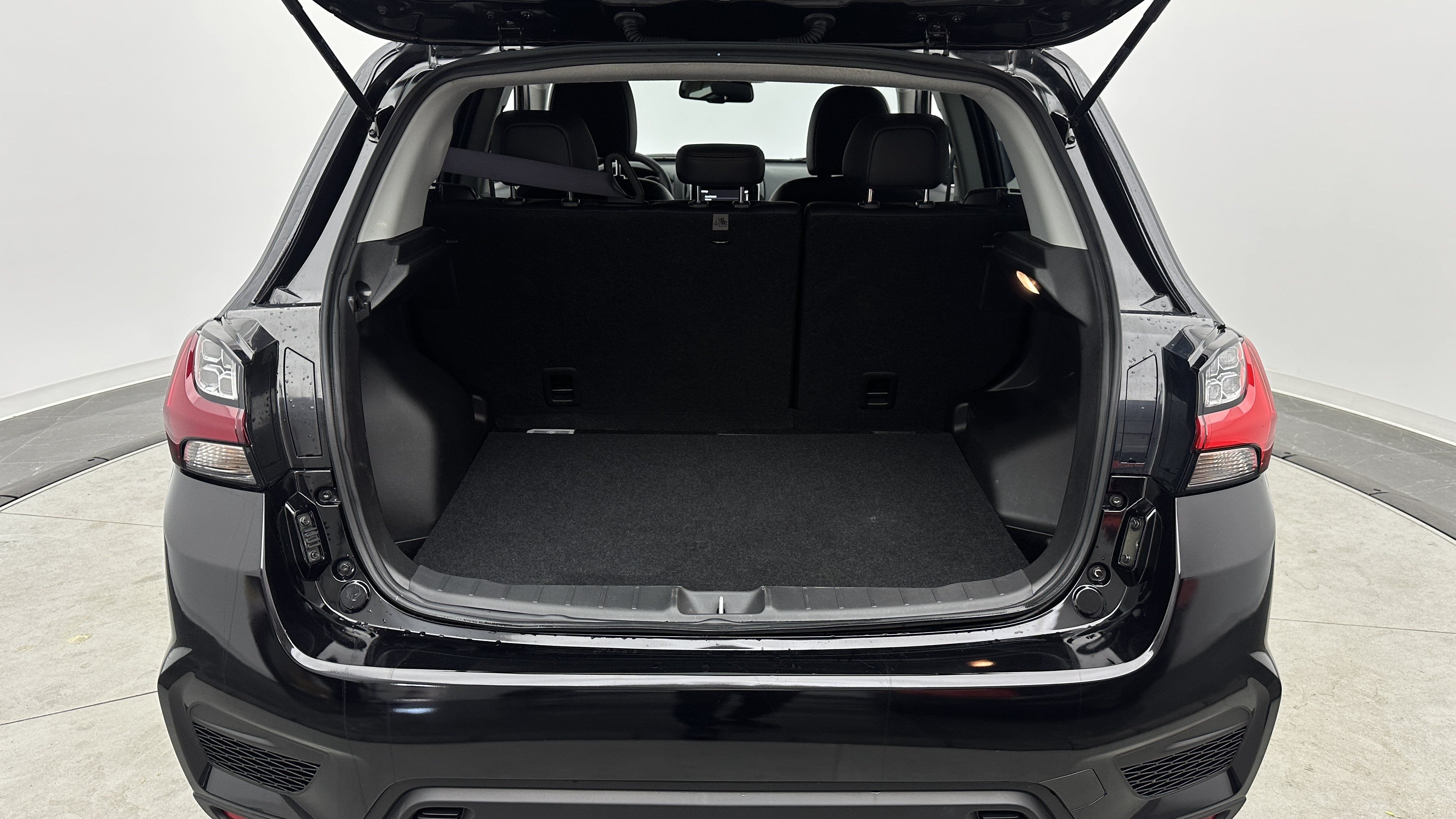 Used 2026 Mitsubishi Outlander Sport SE AWD/4WD image 31