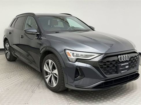 Certified 2024 Audi Q8 e-tron Premium image 8