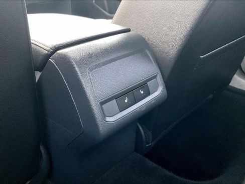 Used 2019 Volkswagen Jetta R-Line w/ R-Line Cold Weather Package FWD image 32