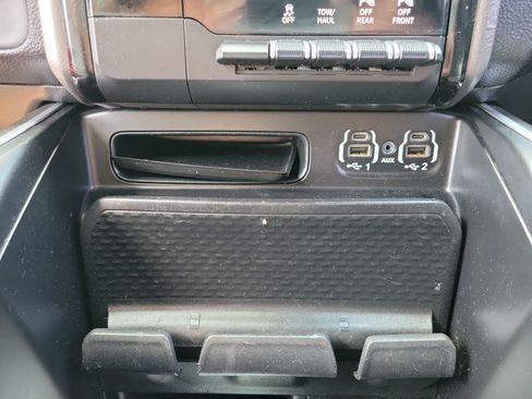 Used 2020 RAM 1500 Big Horn AWD/4WD image 10