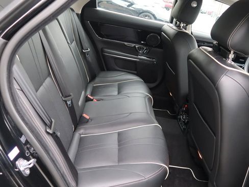Used 2019 Jaguar XJ R-Sport image 22