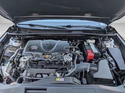 Used 2021 Toyota Camry SE w/ Cold Weather Package image 21