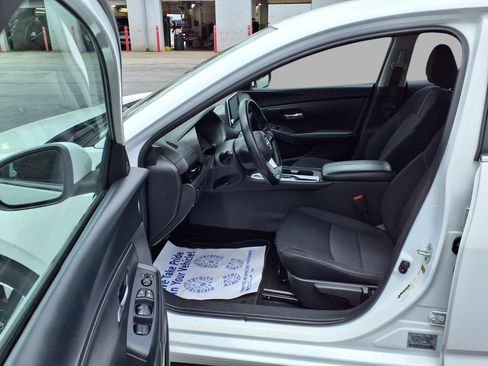Used 2024 Nissan Sentra SV FWD image 21