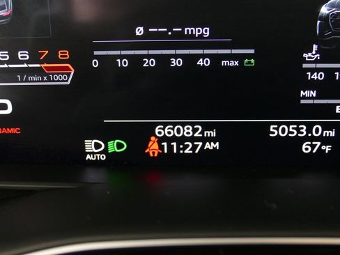 Used 2022 Audi RS Q8 AWD/4WD image 24
