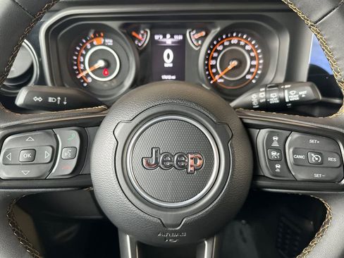 Used 2025 Jeep Wrangler Sport AWD/4WD image 25