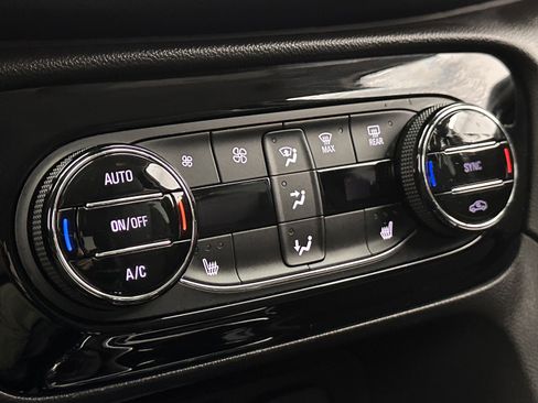 Used 2020 Buick Encore GX Select image 19