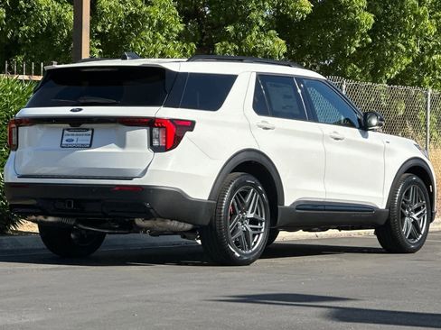 New 2026 Ford Explorer ST-Line RWD image 2
