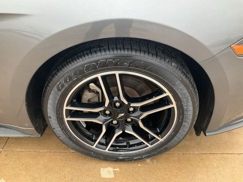 Used 2022 Ford Mustang Convertible w/ Equipment Group 101A image 28