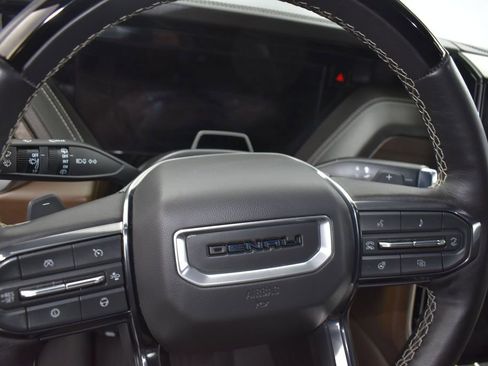 Used 2025 GMC Yukon XL Denali Ultimate AWD/4WD image 12