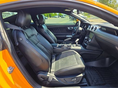 Used 2018 Ford Mustang Premium RWD image 19