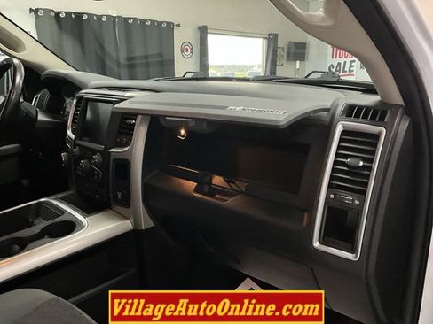 Used 2017 RAM 1500 Big Horn AWD/4WD image 37