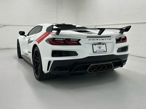 Used 2027 Chevrolet Corvette Grand Sport w/ Z52 Sport Performance Package RWD image 15