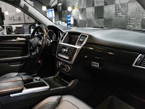 Used 2015 Mercedes-Benz ML 250 BlueTEC 4MATIC image 11