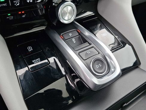 Certified 2026 Acura MDX w/Technology Package image 16