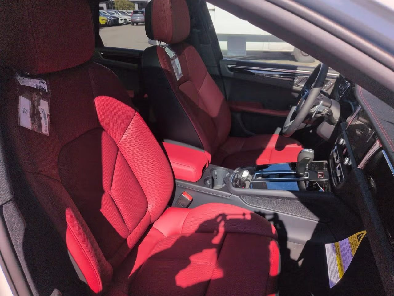 Certified 2026 Porsche Macan AWD/4WD image 22
