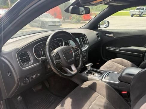 Used 2016 Dodge Charger R/T RWD image 8