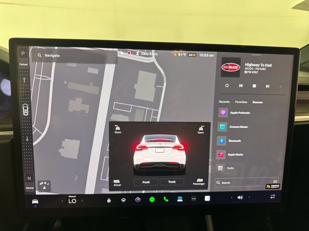 Used 2022 Tesla Model X AWD/4WD image 32