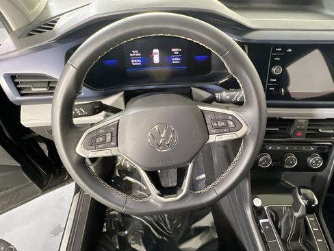 Used 2023 Volkswagen Taos SE image 11
