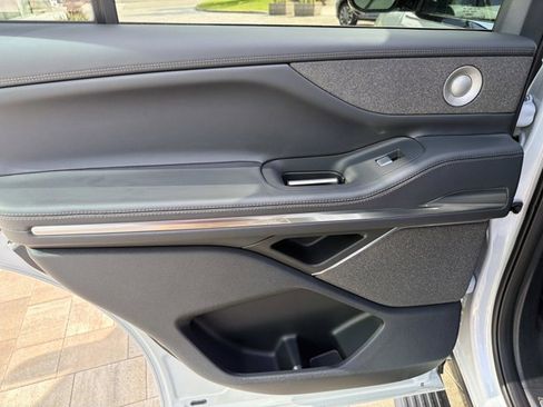 New 2026 Lincoln Navigator Reserve AWD/4WD image 15