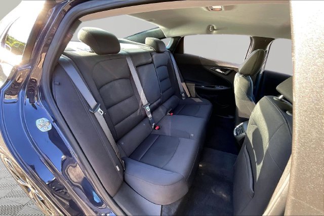 Used 2025 Chevrolet Malibu LT FWD image 17