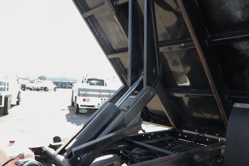 Used 2020 Ford F550 4x4 Regular Cab Super Duty image 12