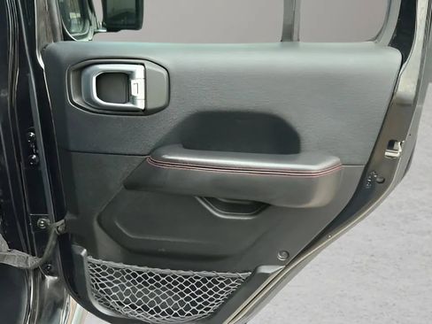 Used 2018 Jeep Wrangler Unlimited Rubicon image 22