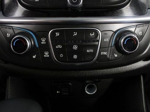 Used 2023 Chevrolet Traverse High Country image 8