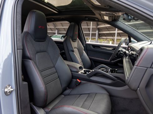 New 2026 Porsche Cayenne GTS image 56