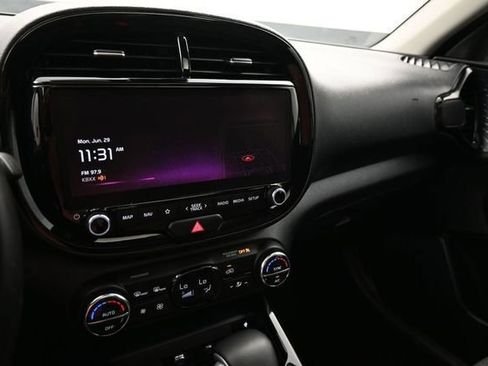 Used 2023 Kia Soul EX FWD image 11
