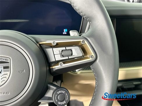 Used 2025 Porsche Cayenne Turbo image 19