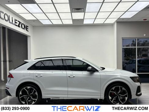 Used 2020 Audi RS Q8 w/ Carbon Optic Package image 42