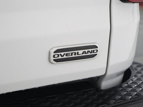 Used 2022 Jeep Gladiator Overland w/ Popular Equipment Package AWD/4WD image 32