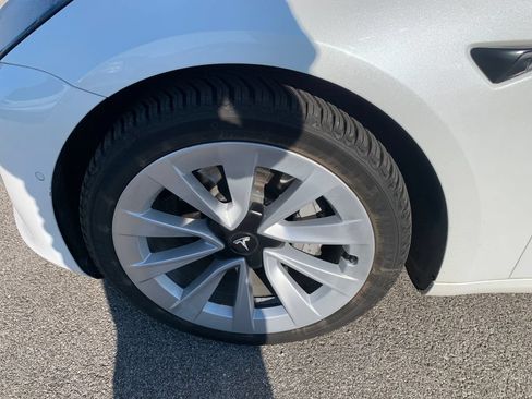 Used 2022 Tesla Model 3 Long Range AWD/4WD image 2