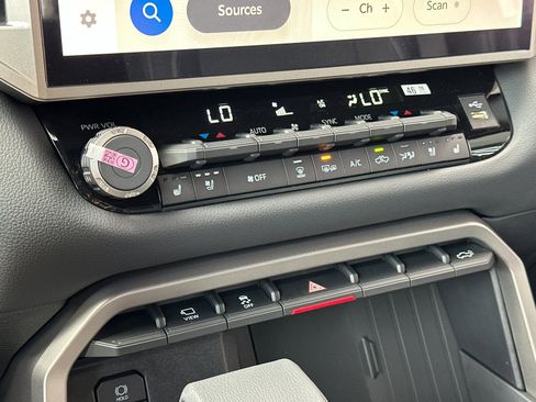 New 2026 Toyota Tundra Limited AWD/4WD image 17