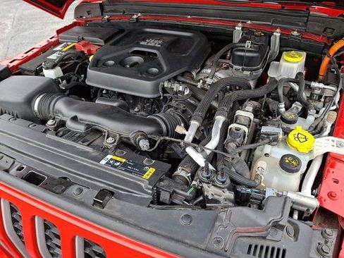 Certified 2022 Jeep Wrangler Unlimited Sahara w/ Cold Weather Group image 33