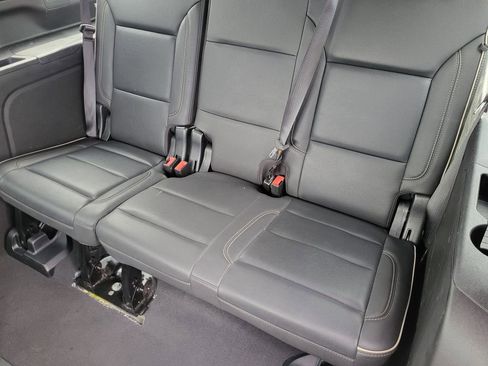 Used 2023 Chevrolet Suburban Premier AWD/4WD image 33