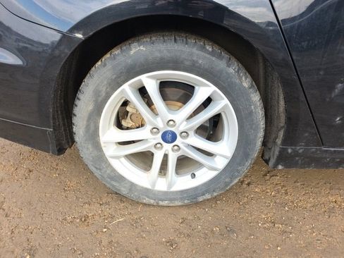 Used 2018 Ford Fusion SE w/ Fusion SE Technology Package image 9